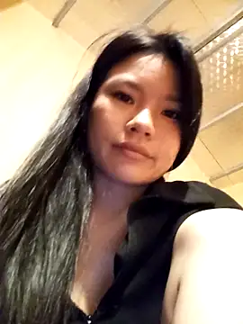Snapshot of Suny_babyy chatting on 04-28-26, 02:33 Suny babyy online show from 04-28-26, 02:33