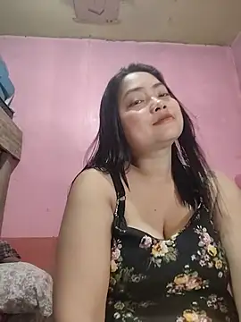 Snapshot of radiantbloom chatting on 01-13-26, 02:50 radiantbloom online show from 01-13-26, 02:50