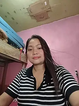 Snapshot of radiantbloom chatting on 01-18-26, 12:31 radiantbloom online show from 01-18-26, 12:31