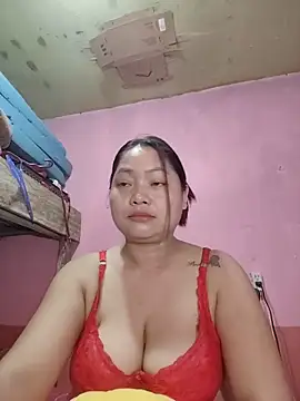 Snapshot of radiantbloom chatting on 02-04-26, 11:31 radiantbloom online show from 02-04-26, 11:31