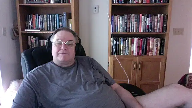 Snapshot of Vinyl22@xh chatting on 06-06-26, 08:46 Vinyl22xh online show from 06-06-26, 08:46