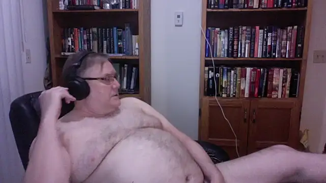 Snapshot of Vinyl22@xh chatting on 06-11-26, 02:53 Vinyl22xh online show from 06-11-26, 02:53