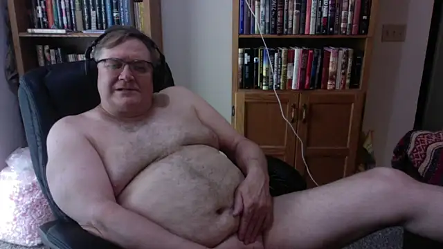 Snapshot of Vinyl22@xh chatting on 06-12-26, 08:41 Vinyl22xh online show from 06-12-26, 08:41