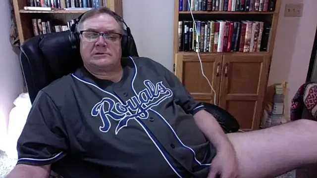 Snapshot of Vinyl22@xh chatting on 06-16-26, 08:44 Vinyl22xh online show from 06-16-26, 08:44