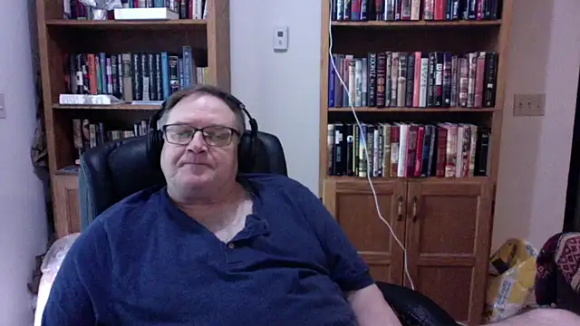 Snapshot of Vinyl22@xh chatting on 06-23-26, 12:30 Vinyl22xh online show from 06-23-26, 12:30