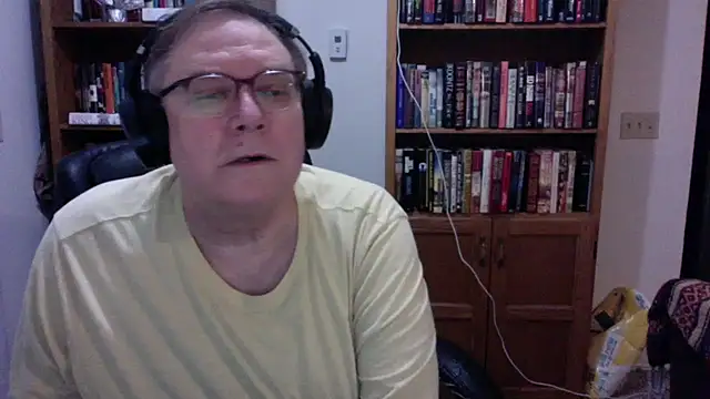 Snapshot of Vinyl22@xh chatting on 06-24-26, 03:49 Vinyl22xh online show from 06-24-26, 03:49