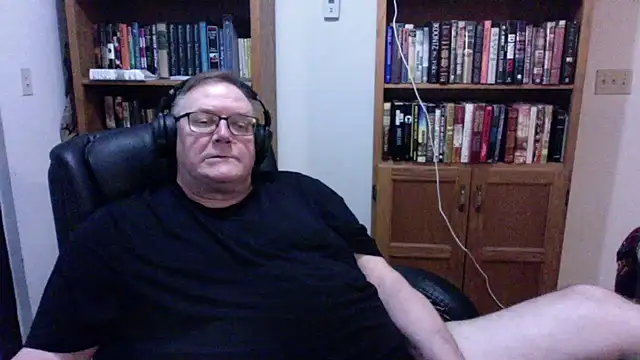 Snapshot of Vinyl22@xh chatting on 07-02-26, 03:23 Vinyl22xh online show from 07-02-26, 03:23