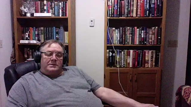 Snapshot of Vinyl22@xh chatting on 07-05-26, 04:30 Vinyl22xh online show from 07-05-26, 04:30