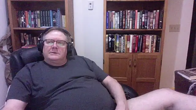 Snapshot of Vinyl22@xh chatting on 07-24-26, 12:19 Vinyl22xh online show from 07-24-26, 12:19