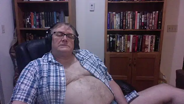 Snapshot of Vinyl22@xh chatting on 07-30-26, 01:48 Vinyl22xh online show from 07-30-26, 01:48