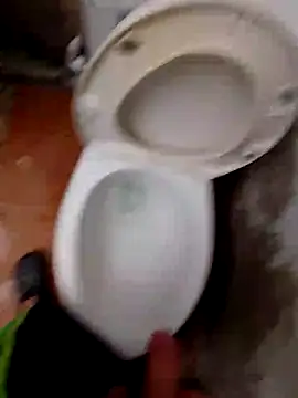 Snapshot of SALCEDO_041198 chatting on 10-19-25, 02:07 SALCEDO 041198 online show from 10-19-25, 02:07