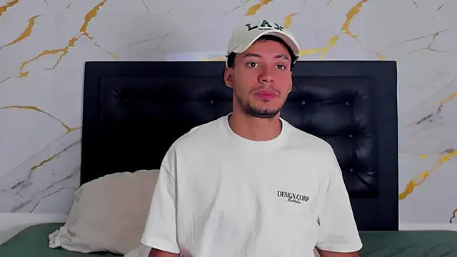 Snapshot of aroncooper1 chatting on 10-08-25, 12:36 aroncooper1 online show from 10-08-25, 12:36