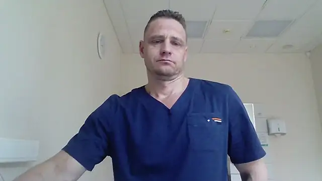 Snapshot of Freeze_Fire chatting on 10-18-25, 05:21 Freeze Fire online show from 10-18-25, 05:21