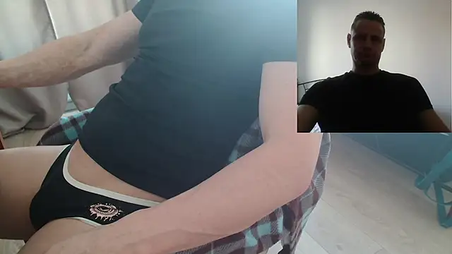 Snapshot of Freeze_Fire chatting on 11-16-25, 09:04 Freeze Fire online show from 11-16-25, 09:04