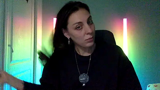 Snapshot of Myronell chatting on 10-28-25, 04:42 Myronell online show from 10-28-25, 04:42