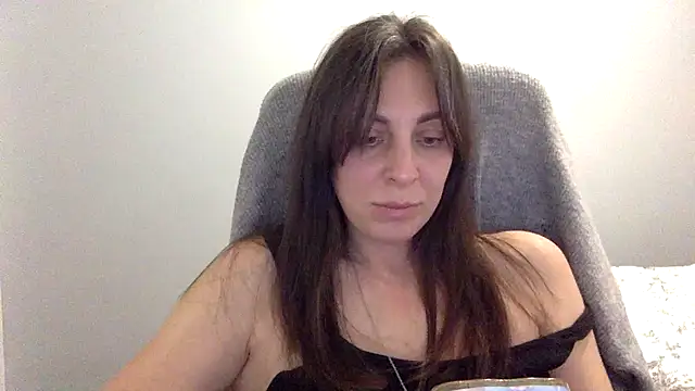 Snapshot of Myronell chatting on 11-03-25, 03:35 Myronell online show from 11-03-25, 03:35