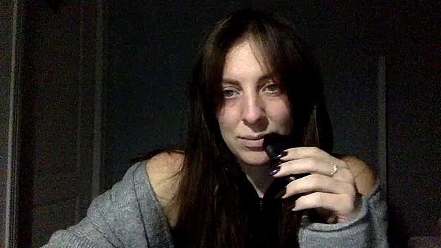 Snapshot of Myronell chatting on 11-06-25, 04:52 Myronell online show from 11-06-25, 04:52