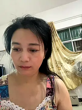 Snapshot of aoyo66 chatting on 10-16-25, 10:44 aoyo66 online show from 10-16-25, 10:44