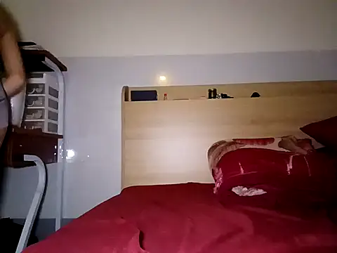 Snapshot of Soin18 chatting on 11-05-25, 05:51 Soin18 online show from 11-05-25, 05:51