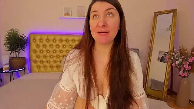 TrishaDarks online show from 03-02-26, 06:03