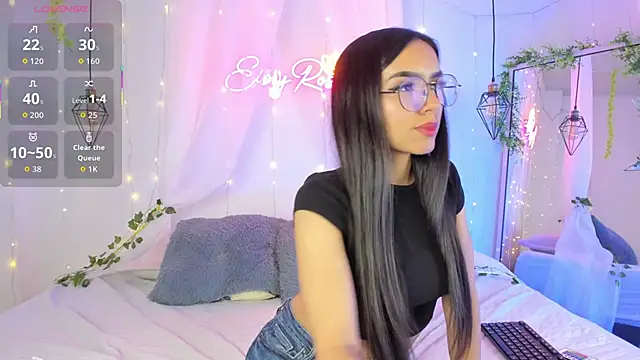 Snapshot of eimi_rosse18 chatting on 04-10-26, 02:11 eimi rosse18 online show from 04-10-26, 02:11