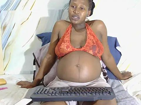 l4 love online show from 10-10-25, 08:08