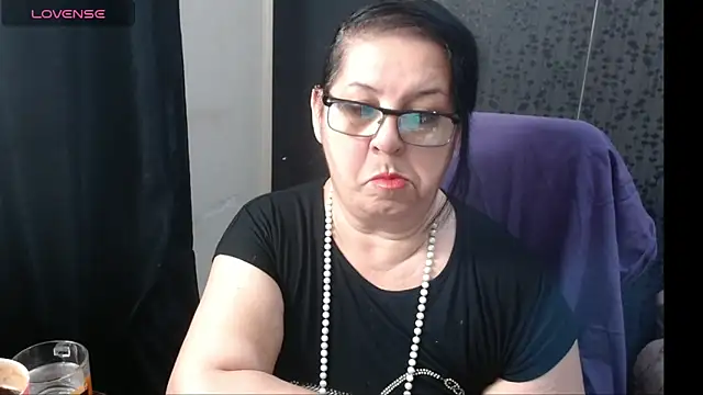 Snapshot of MissSanjanne chatting on 01-11-25, 08:43 MissSanjanne online show from 01-11-25, 08:43