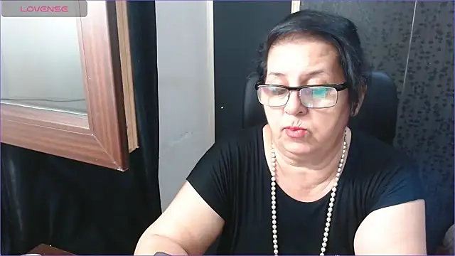 Snapshot of MissSanjanne chatting on 09-11-25, 06:02 MissSanjanne online show from 09-11-25, 06:02