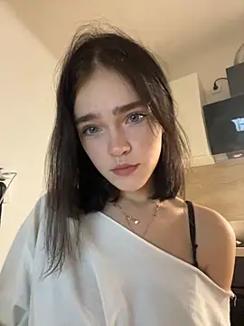 Evi Dora online show from 09-27-25, 06:13