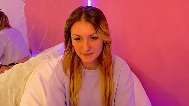 Snapshot of Anaayss_ chatting on 10-01-25, 05:13 Anaayss online show from 10-01-25, 05:13