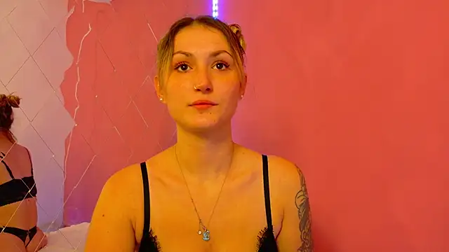 Snapshot of Anaayss_ chatting on 10-20-25, 04:35 Anaayss online show from 10-20-25, 04:35