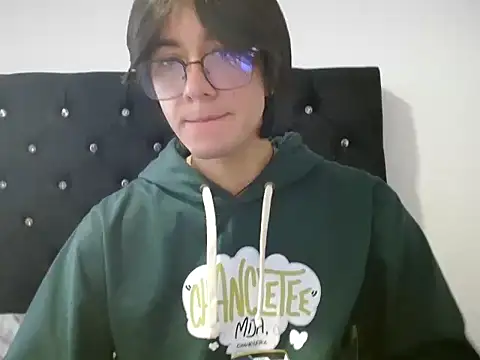 Snapshot of Matti_Mendez_ chatting on 06-22-26, 01:30 Matti Mendez online show from 06-22-26, 01:30