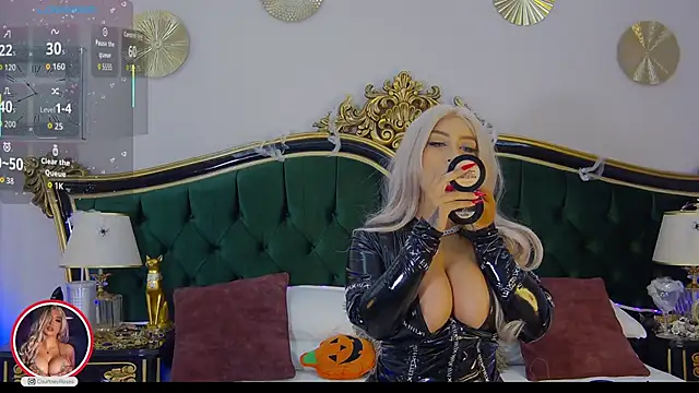 Snapshot of CourtneyRoses chatting on 10-31-25, 06:20 CourtneyRoses online show from 10-31-25, 06:20