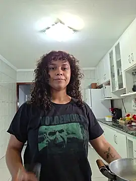 sweetamy326 online show from 05-06-26, 03:28