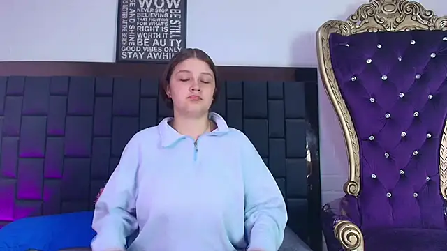 Krystal Heartss online show from 10-10-25, 05:23