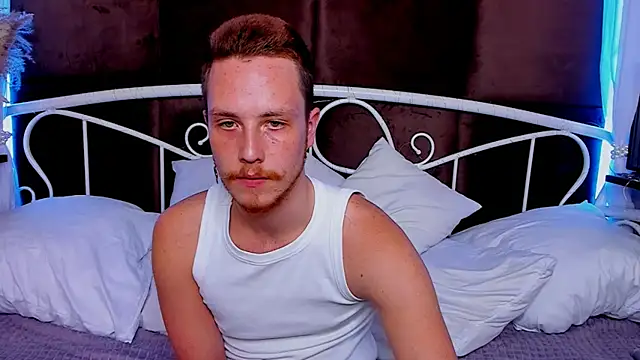 LeoMooree online show from 09-29-25, 04:01