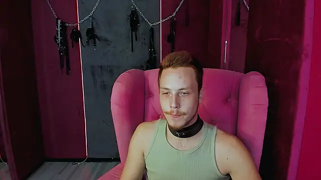 LeoMooree online show from 10-08-25, 03:42