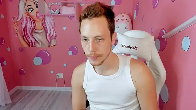 LeoMooree online show from 10-18-25, 03:57