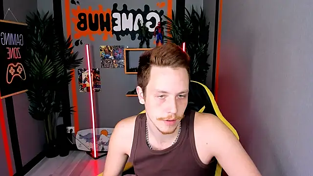 LeoMooree online show from 10-27-25, 03:38