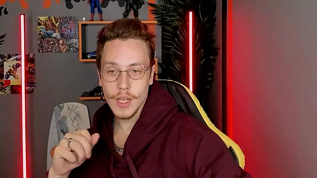 LeoMooree online show from 11-04-25, 03:44