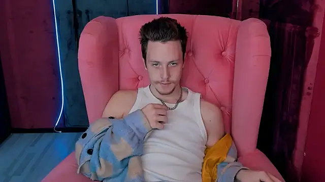 LeoMooree online show from 11-06-25, 03:35