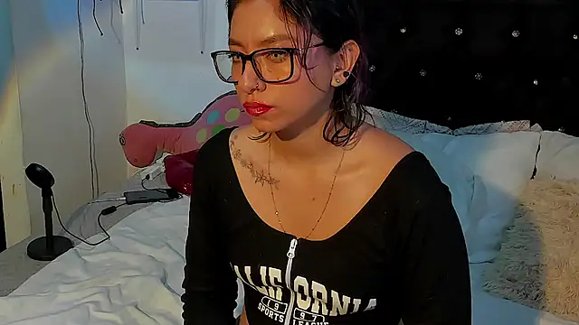 Snapshot of ValeryTatto chatting on 10-17-25, 11:13 ValeryTatto online show from 10-17-25, 11:13