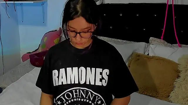 Snapshot of ValeryTatto chatting on 10-18-25, 11:55 ValeryTatto online show from 10-18-25, 11:55