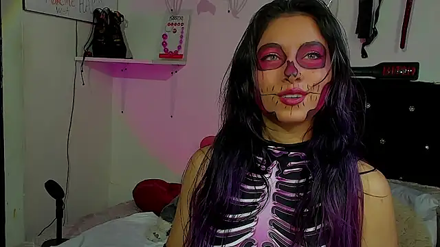 Snapshot of ValeryTatto chatting on 10-28-25, 01:14 ValeryTatto online show from 10-28-25, 01:14