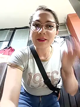 Mia-love-03 online show from 10-24-25, 11:23