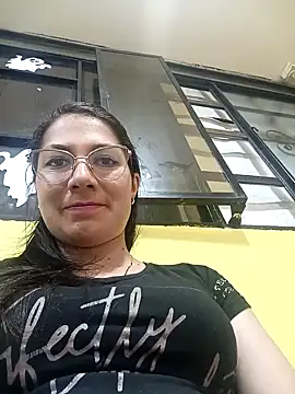 Mia-love-03 online show from 10-28-25, 10:12