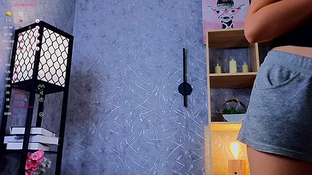 Snapshot of ElenoreReth chatting on 10-18-25, 01:52 ElenoreReth online show from 10-18-25, 01:52