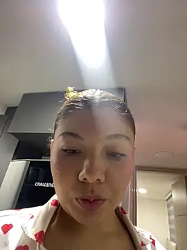 Snapshot of Gaby_002 chatting on 10-02-25, 01:12 Gaby 002 online show from 10-02-25, 01:12