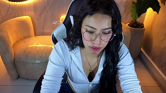 elowhyn dior tp online show from 09-26-25, 05:06
