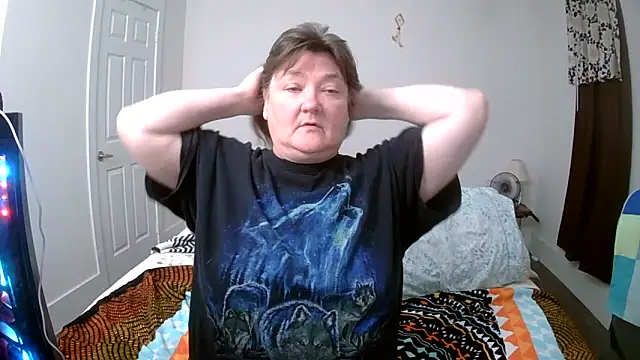 Snapshot of Buggy1965 chatting on 11-12-25, 01:11 Buggy1965 online show from 11-12-25, 01:11